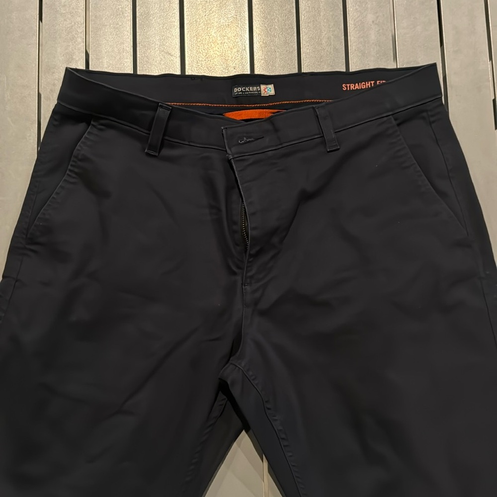 Docker Kaki pants